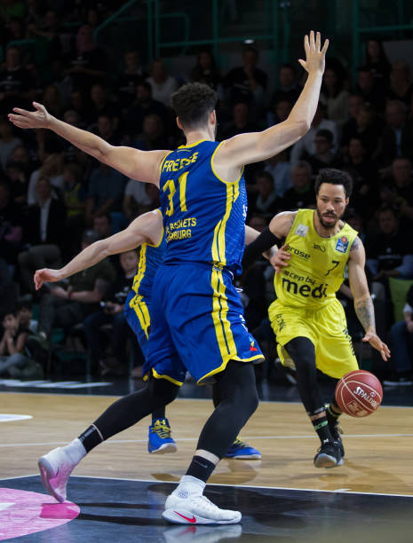 并未因此崩 并未因此崩